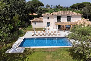 Luxurious Villa Facing the Baie des Canebiers