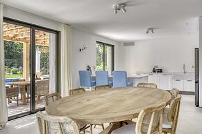 Luxurious Villa Facing the Baie des Canebiers
