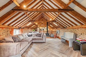 Host Stay Rogues Barn