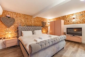 Host Stay Rogues Barn