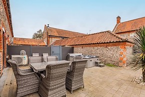 Host Stay Rogues Barn