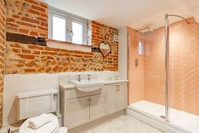 Host Stay Rogues Barn