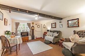 Host Stay Ships Timbers