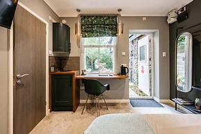 Host Stay The Old Laundry House