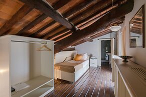 Castruccio s Heritage Haven