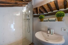 Castruccio s Heritage Haven