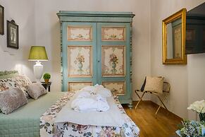 Castruccio s Heritage Haven