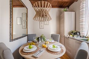 Castruccio s Heritage Haven