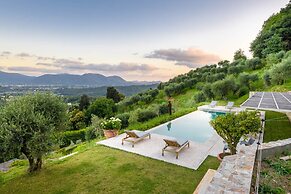 Villa Sunset in Lucca