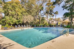 1 Mi to Beach: Townhome w/ Porch in Hilton Head!
