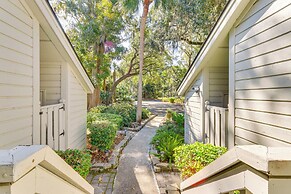 1 Mi to Beach: Townhome w/ Porch in Hilton Head!