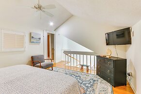 1 Mi to Beach: Townhome w/ Porch in Hilton Head!