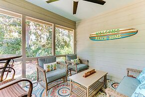 1 Mi to Beach: Townhome w/ Porch in Hilton Head!