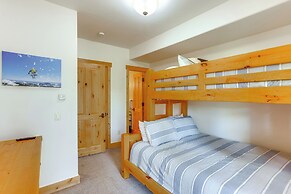 Ski-in/ski-out Durango Townhome w/ Balcony