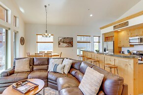 Ski-in/ski-out Durango Townhome w/ Balcony