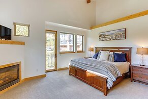 Ski-in/ski-out Durango Townhome w/ Balcony