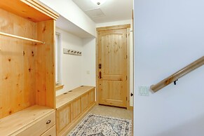 Ski-in/ski-out Durango Townhome w/ Balcony