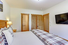 Ski-in/ski-out Durango Townhome w/ Balcony