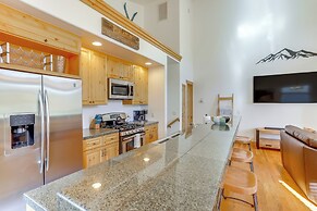 Ski-in/ski-out Durango Townhome w/ Balcony