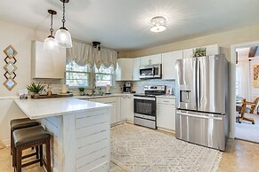 Hot Tub, Games & Sunroom: Family Home in Greer!