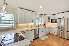 Lake Keowee Home w/ Boat Dock in Seneca