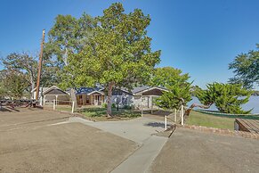 Waterfront Family Home on Cedar Creek Reservoir