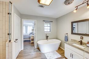 Waterfront Family Home on Cedar Creek Reservoir