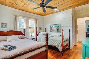 4 Mi to Dinosaur Valley: Rustic Glen Rose Cottage!