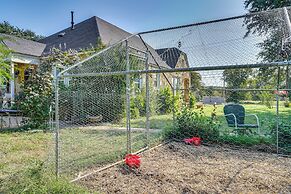 4 Mi to Dinosaur Valley: Rustic Glen Rose Cottage!