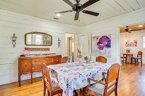 4 Mi to Dinosaur Valley: Rustic Glen Rose Cottage!