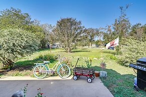 4 Mi to Dinosaur Valley: Rustic Glen Rose Cottage!