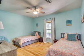3 Blocks to Beach: Gulfport Family Home