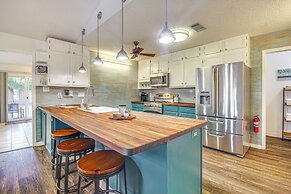 3 Blocks to Beach: Gulfport Family Home