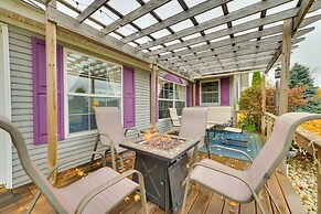 The Country House' - Kalkaska Retreat w/ Fire Pit