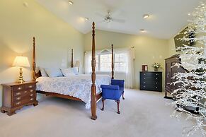 The Country House' - Kalkaska Retreat w/ Fire Pit