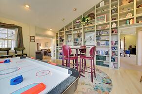 The Country House' - Kalkaska Retreat w/ Fire Pit