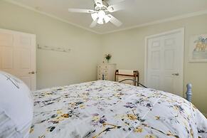 The Country House' - Kalkaska Retreat w/ Fire Pit