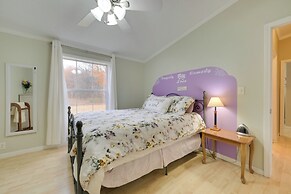 The Country House' - Kalkaska Retreat w/ Fire Pit