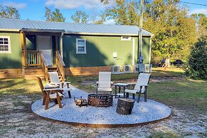 1 Mi to Boat Launch: Fire Pit at Lillian Cottage!