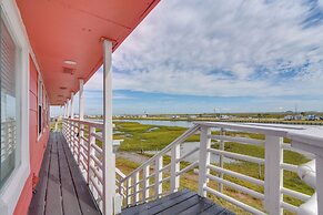 Walk to Beach: Water-view Freeport Home!