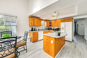 Richmond Home w/ Deck: 1 Mi to Richmond Raceway!