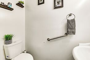 Richmond Home w/ Deck: 1 Mi to Richmond Raceway!