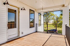 Hope Retreat w/ Furnished Deck Near Parks!