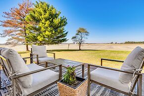 Hope Retreat w/ Furnished Deck Near Parks!