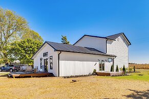Hope Retreat w/ Furnished Deck Near Parks!
