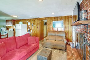 10 Mi to National Park: Patio at Hot Springs Home