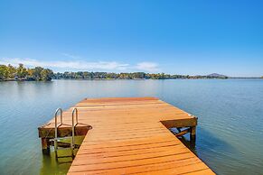 10 Mi to National Park: Patio at Hot Springs Home