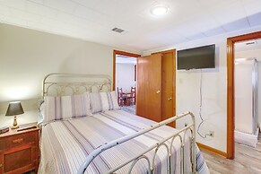 10 Mi to National Park: Patio at Hot Springs Home