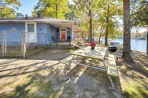 10 Mi to National Park: Patio at Hot Springs Home