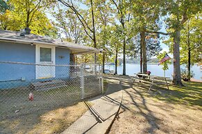 10 Mi to National Park: Patio at Hot Springs Home